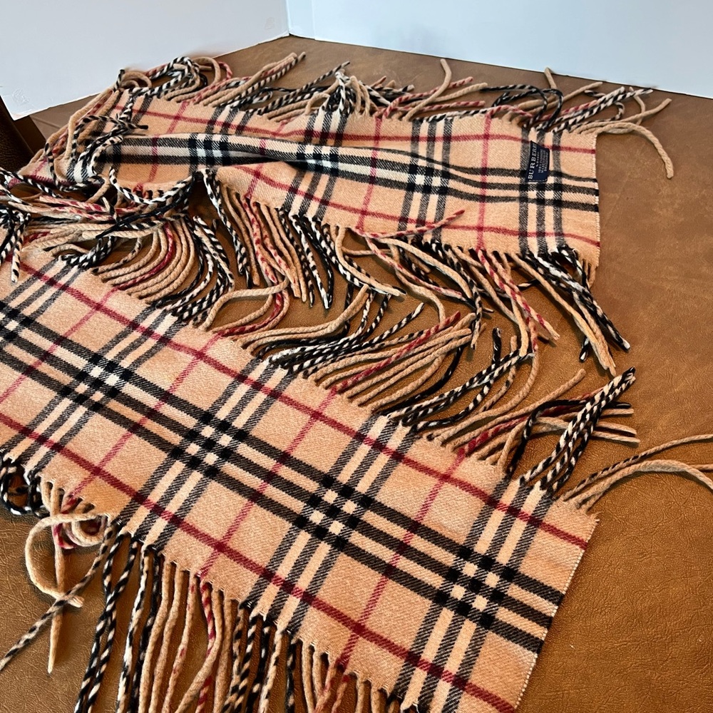 Burberry 100% Cashmere Fringed Scarf - Picture 3 of 9